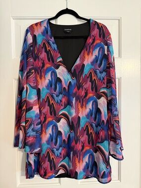 bebe Multicolor V-Neck Tunic Top - Pink, Blue & Purple Wave Print